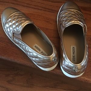 Steve Madden Snickers